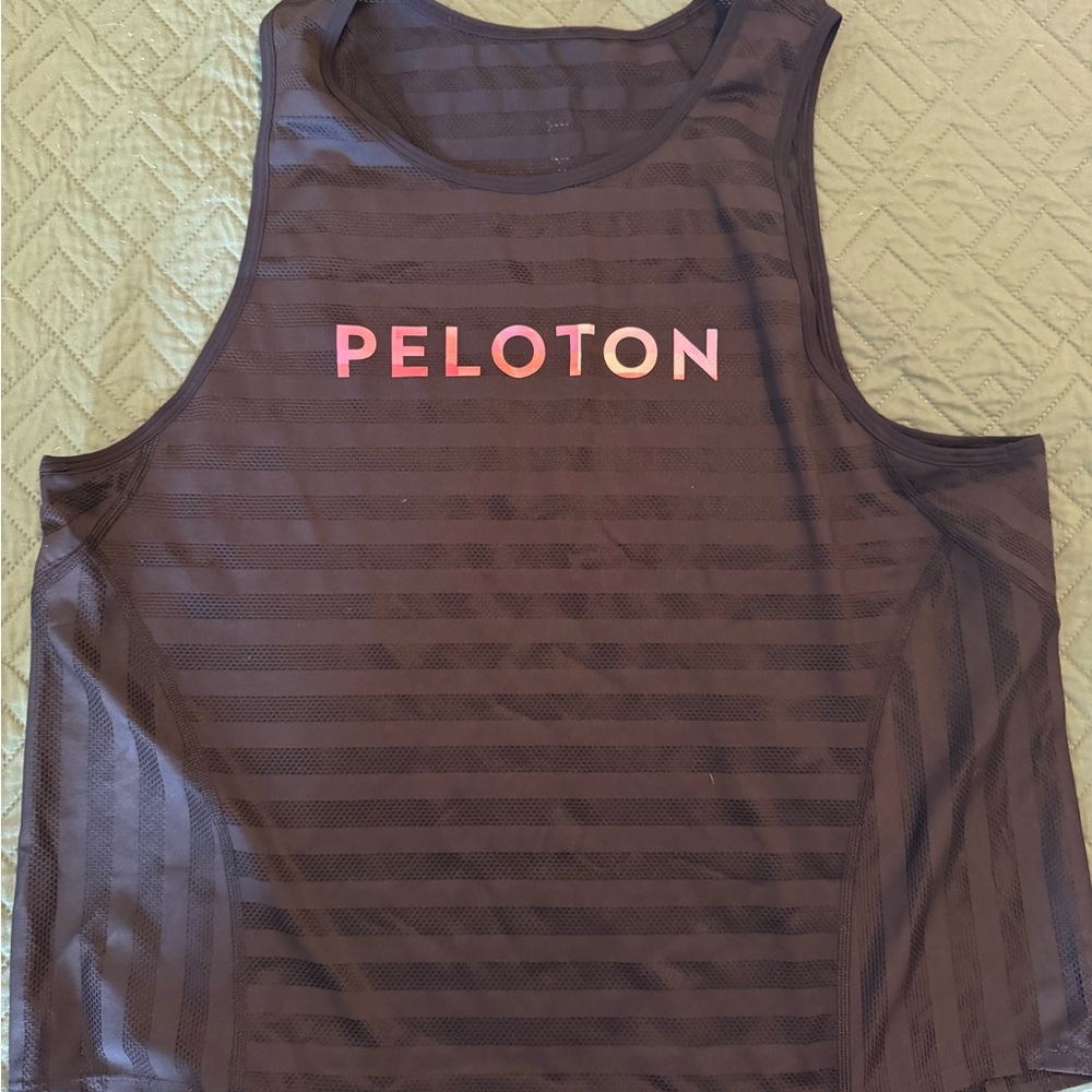 Bundle of 4 Peloton Lululemon Tops - Picture 7 of 13